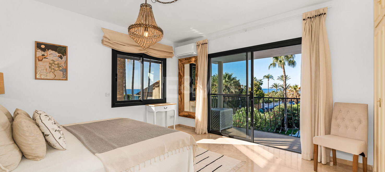 Elegant Family Villa Steg från stranden i Las Chapas Playa