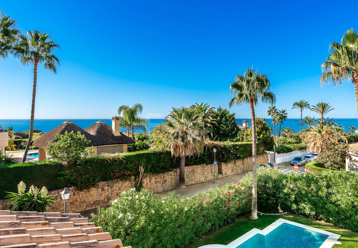 Elegancka willa rodzinna Kroki od plaży w Las Chapas Playa