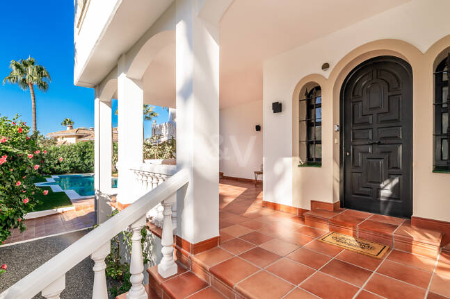 Elegancka willa rodzinna Kroki od plaży w Las Chapas Playa