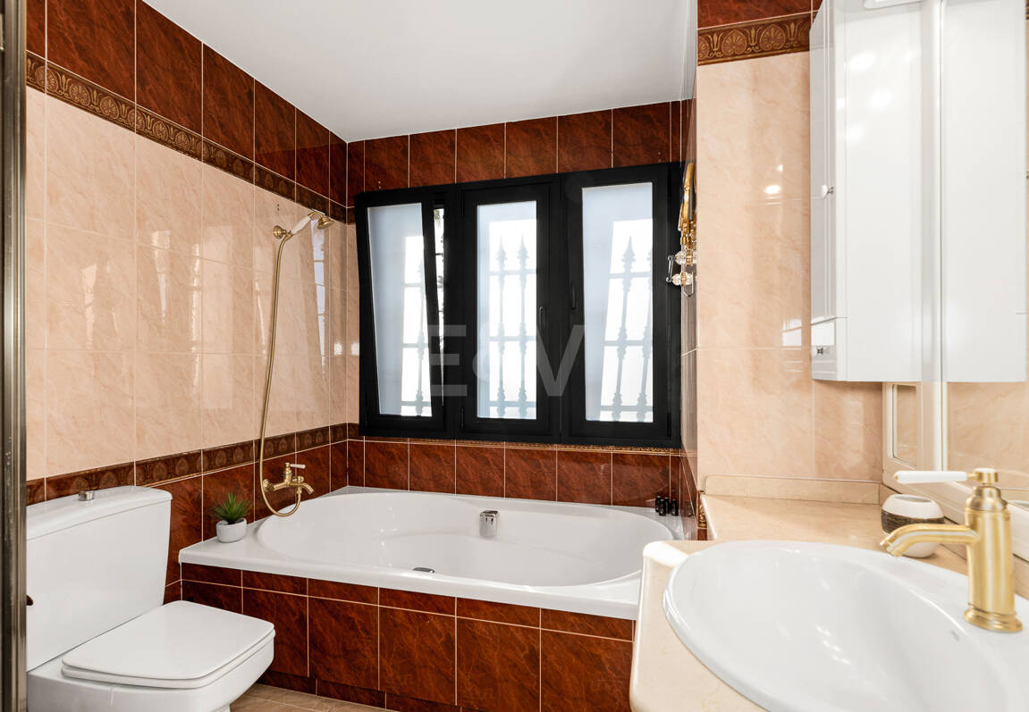 Elegancka willa rodzinna Kroki od plaży w Las Chapas Playa