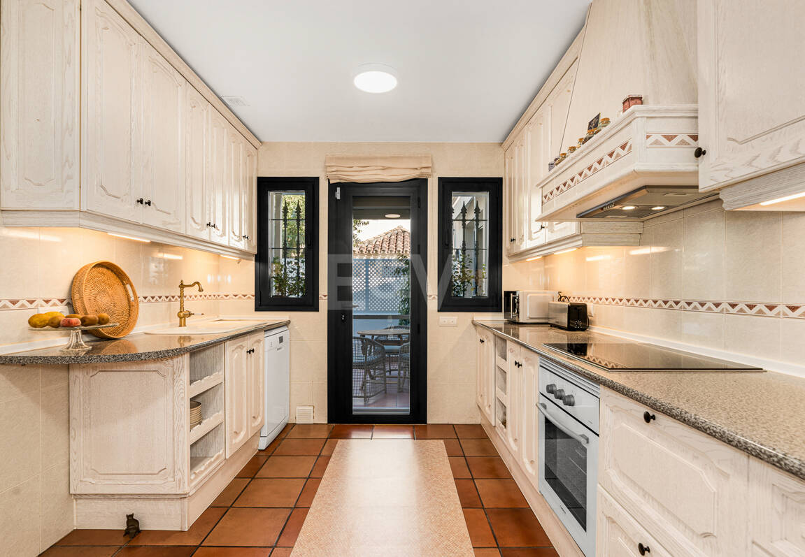 Elegancka willa rodzinna Kroki od plaży w Las Chapas Playa