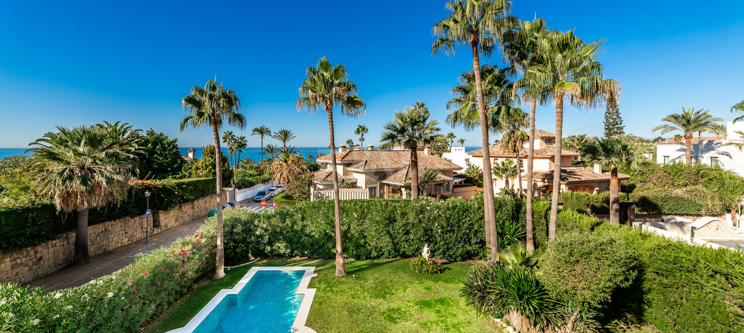 Elegant Family Villa Steg från stranden i Las Chapas Playa
