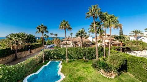 Elegant Family Villa Steg från stranden i Las Chapas Playa