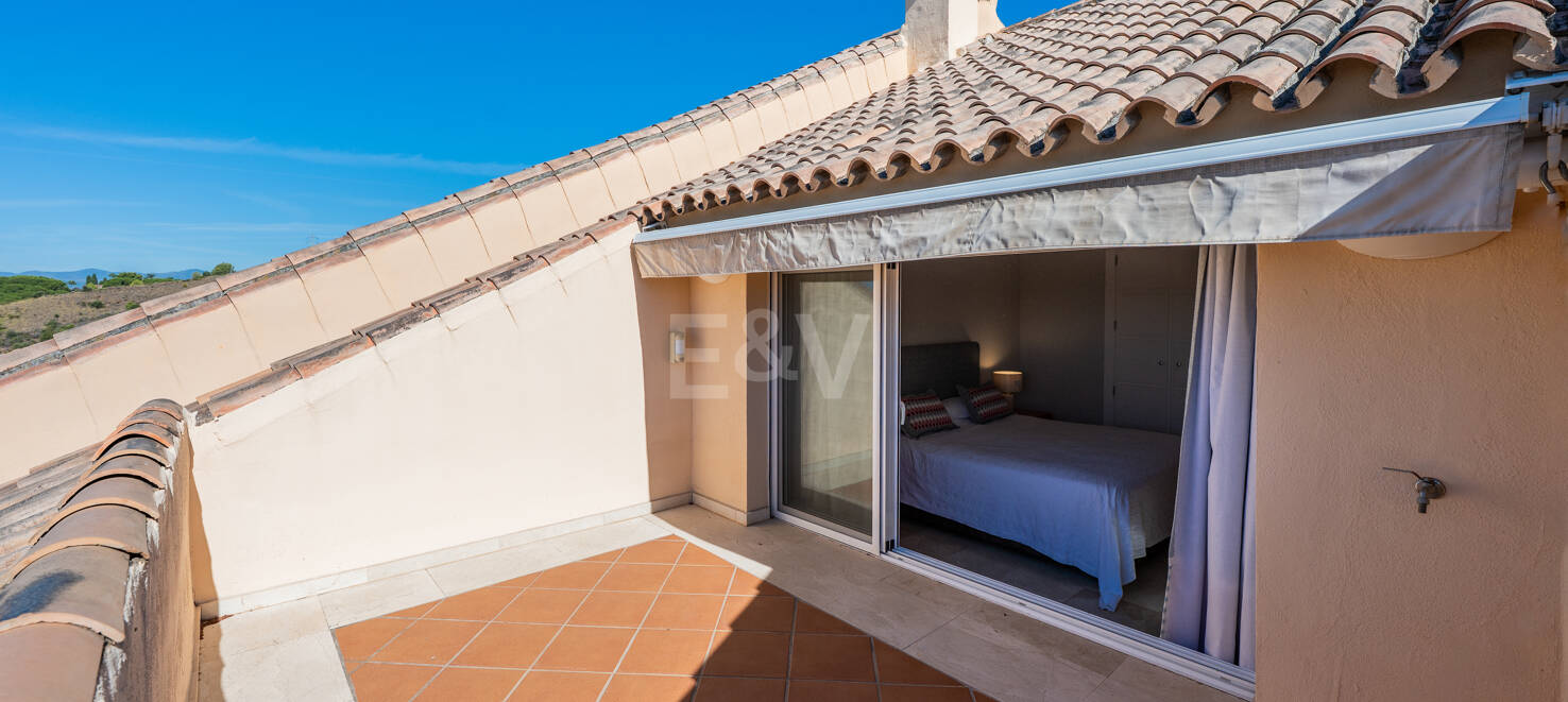 Exclusive 3-bedroom Penthouse-Duplex for Long-Term Rental in Altamirala Urbanization, Río Real