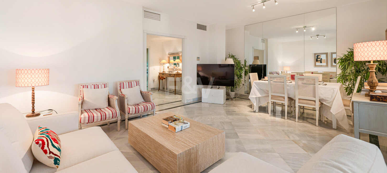 3-bedroom apartment with a large terrace for long-term rental in Aloha Mirasierra, Nueva Andalucia