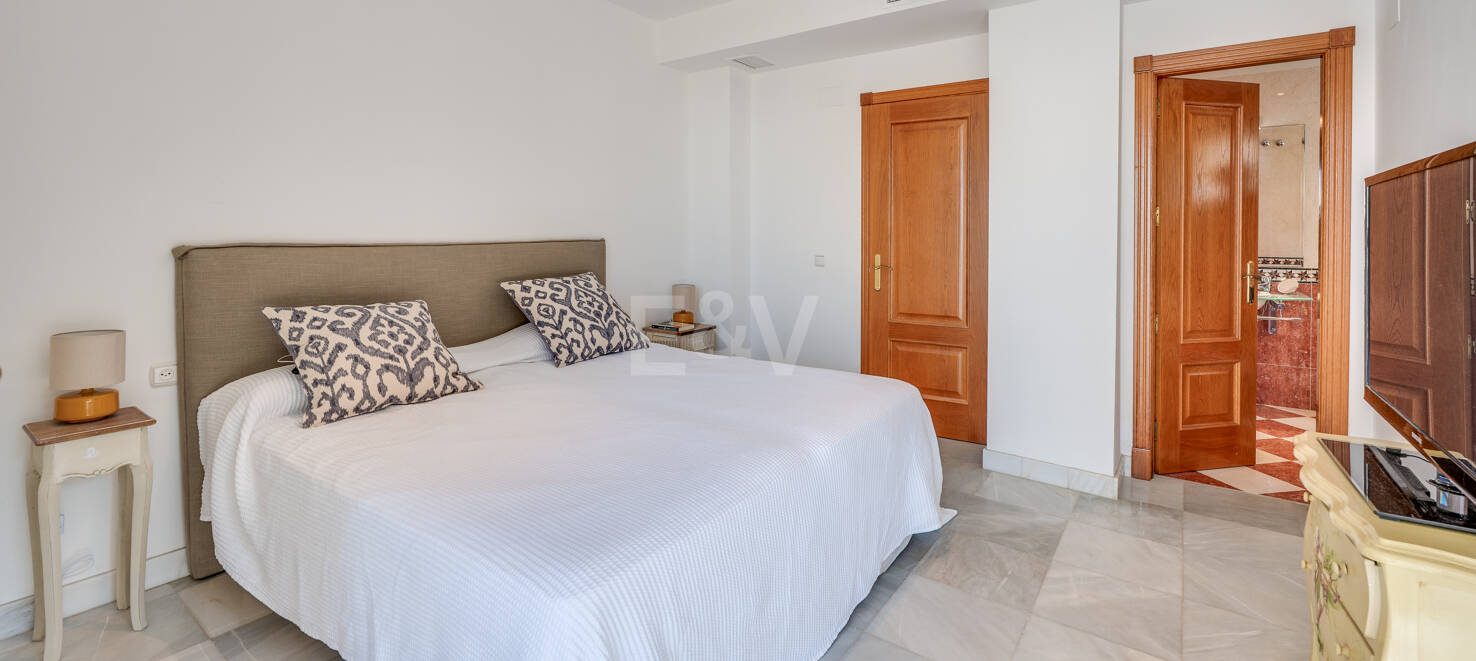 3-Zimmer-Wohnung mit großer Terrasse zur Langzeitmiete in Aloha Mirasierra, Nueva Andalucía