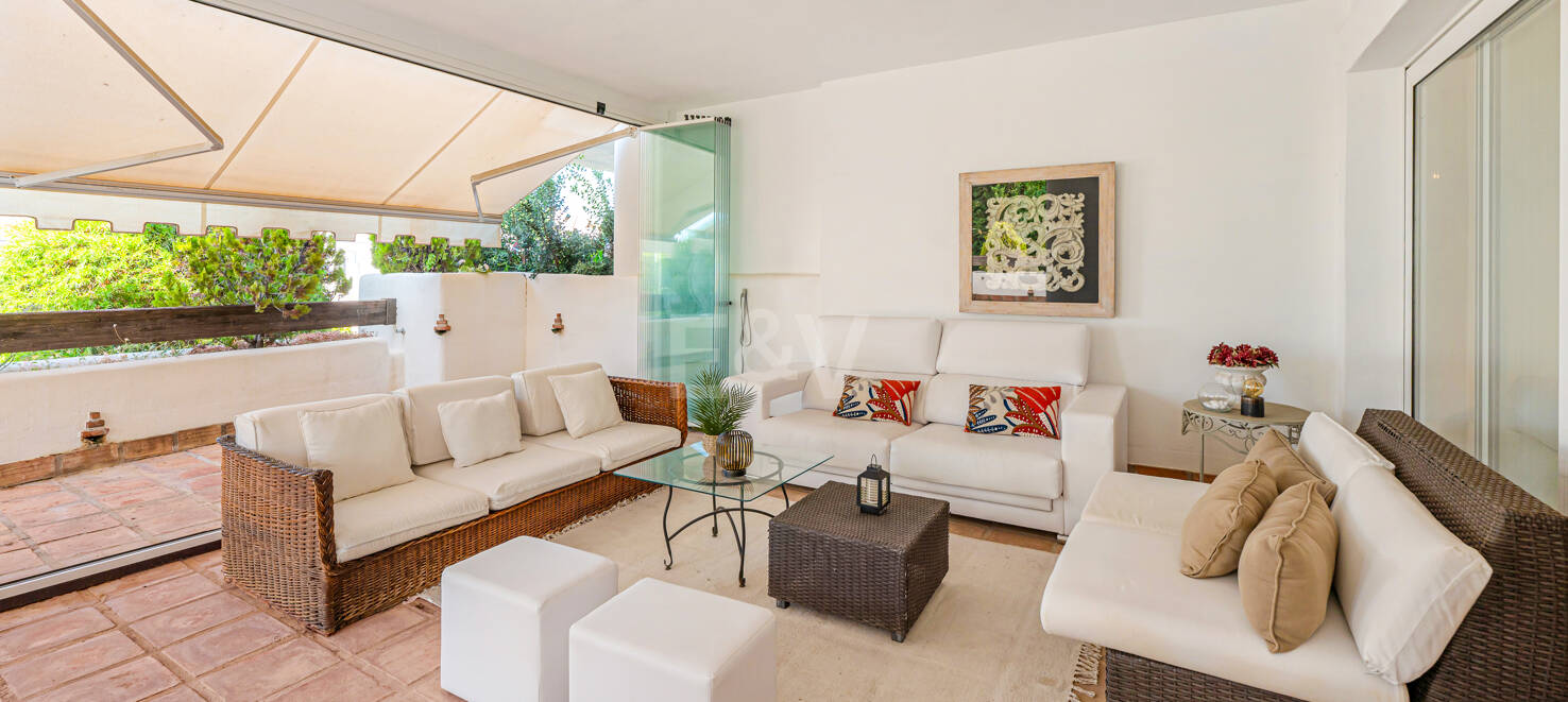 3-Zimmer-Wohnung mit großer Terrasse zur Langzeitmiete in Aloha Mirasierra, Nueva Andalucía