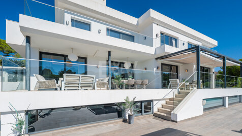 Hus i byn till salu i Marbella Golden Mile