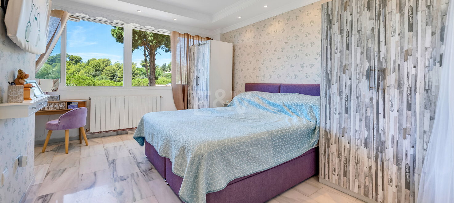 Maison de ville avec terrasse sur le toit de Marbella