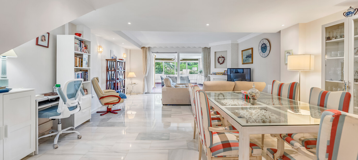 Maison de ville avec terrasse sur le toit de Marbella