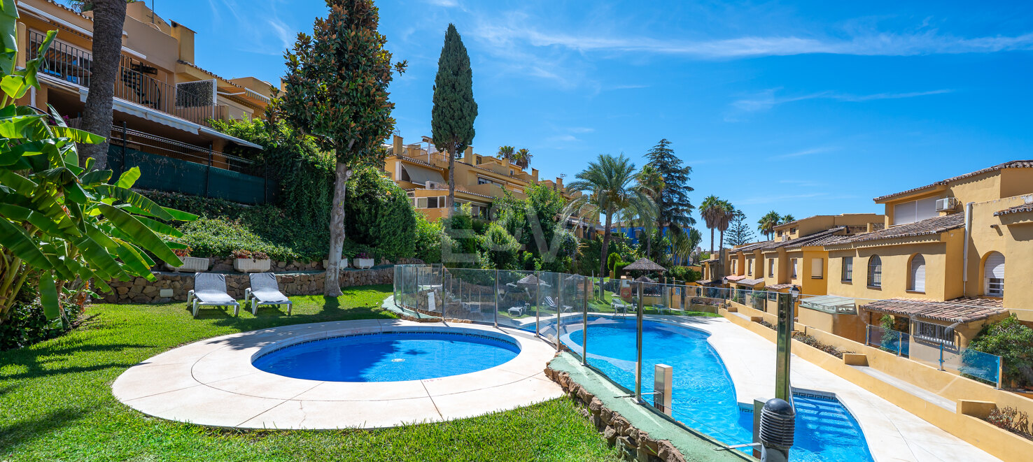 Maison de ville avec terrasse sur le toit de Marbella