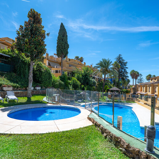 Maison de ville avec terrasse sur le toit de Marbella