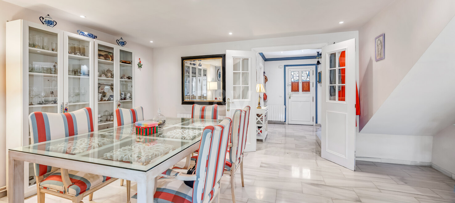 Maison de ville avec terrasse sur le toit de Marbella