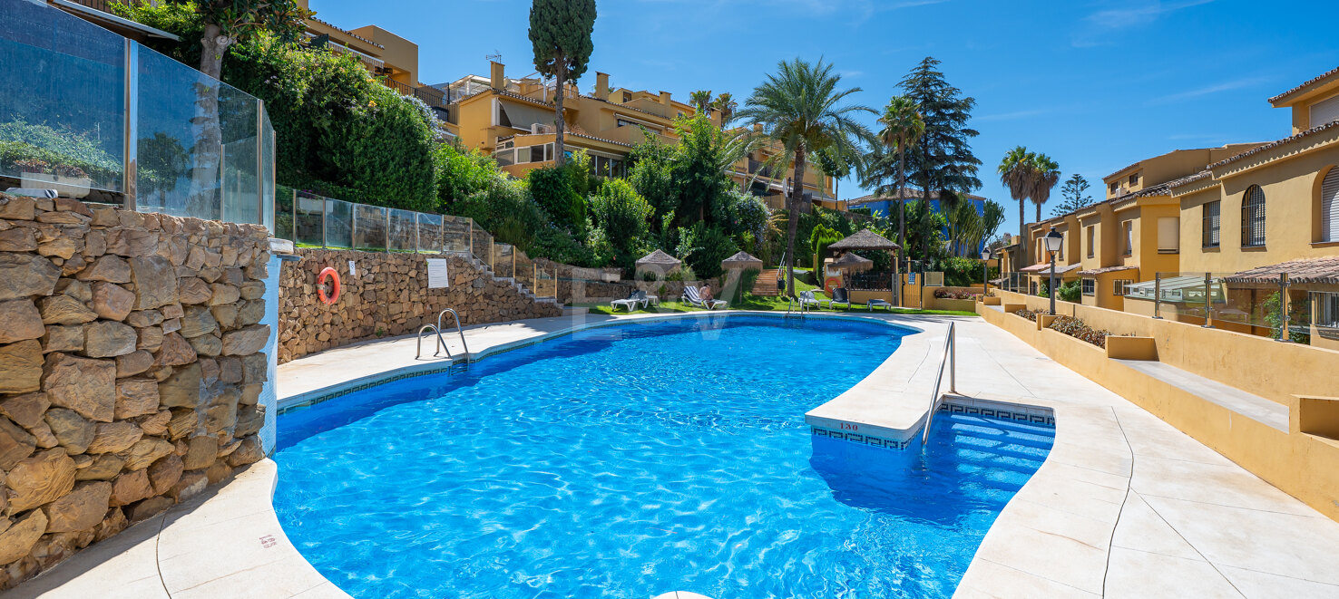 Maison de ville avec terrasse sur le toit de Marbella