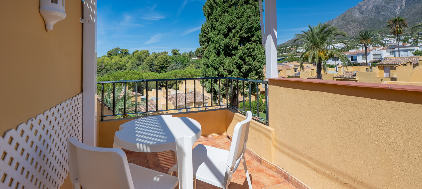 Maison de ville avec terrasse sur le toit de Marbella