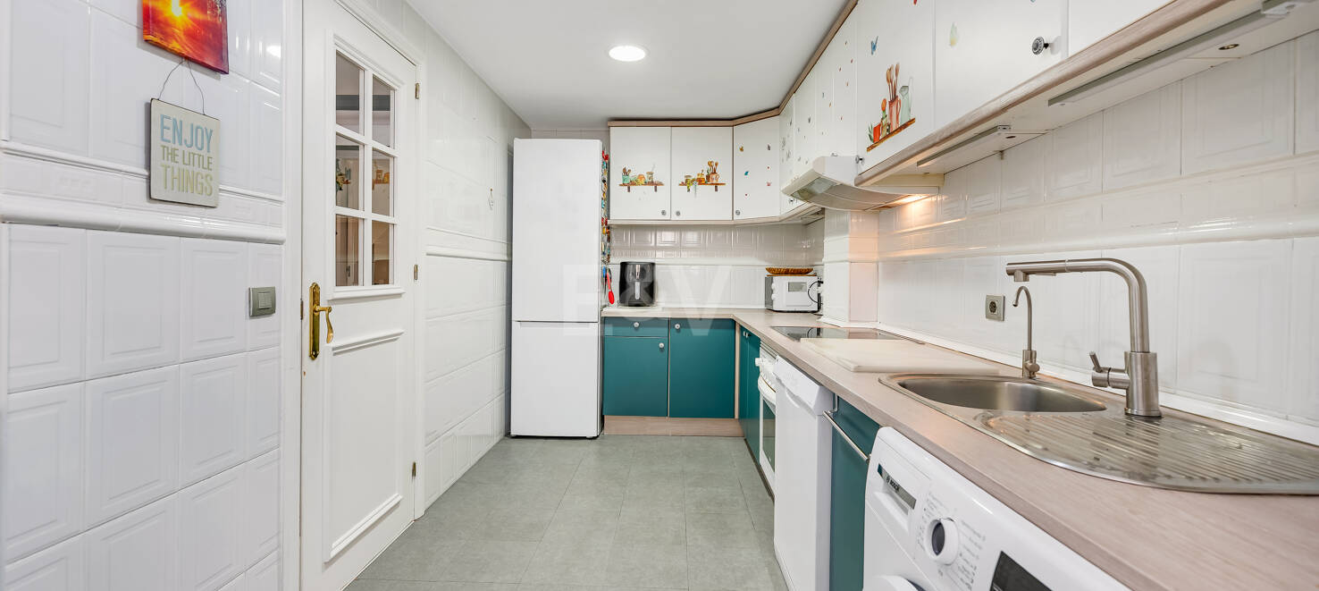 West-Facing Townhouse med Roof Terrace på Marbellas Golden Mile