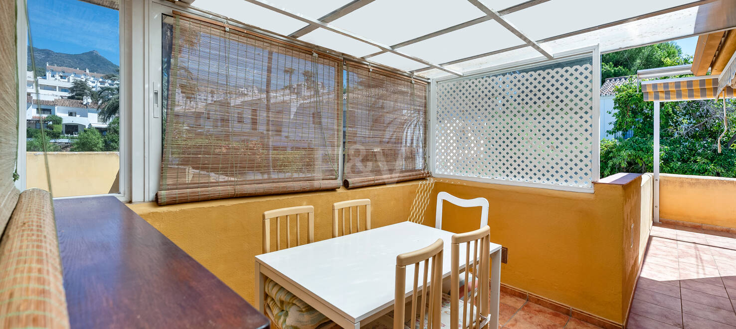 West-Facing Townhouse med Roof Terrace på Marbellas Golden Mile