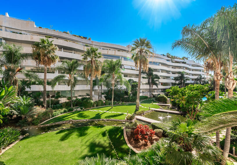 Prestigefylld lägenhet i en lyx Puerto Banús gemenskap