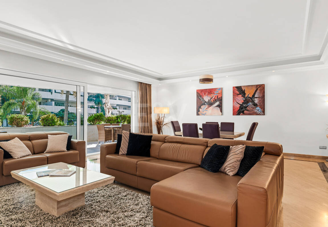 Prestigefylld lägenhet i en lyx Puerto Banús gemenskap