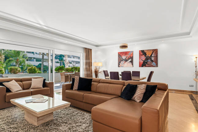 Prestigefylld lägenhet i en lyx Puerto Banús gemenskap