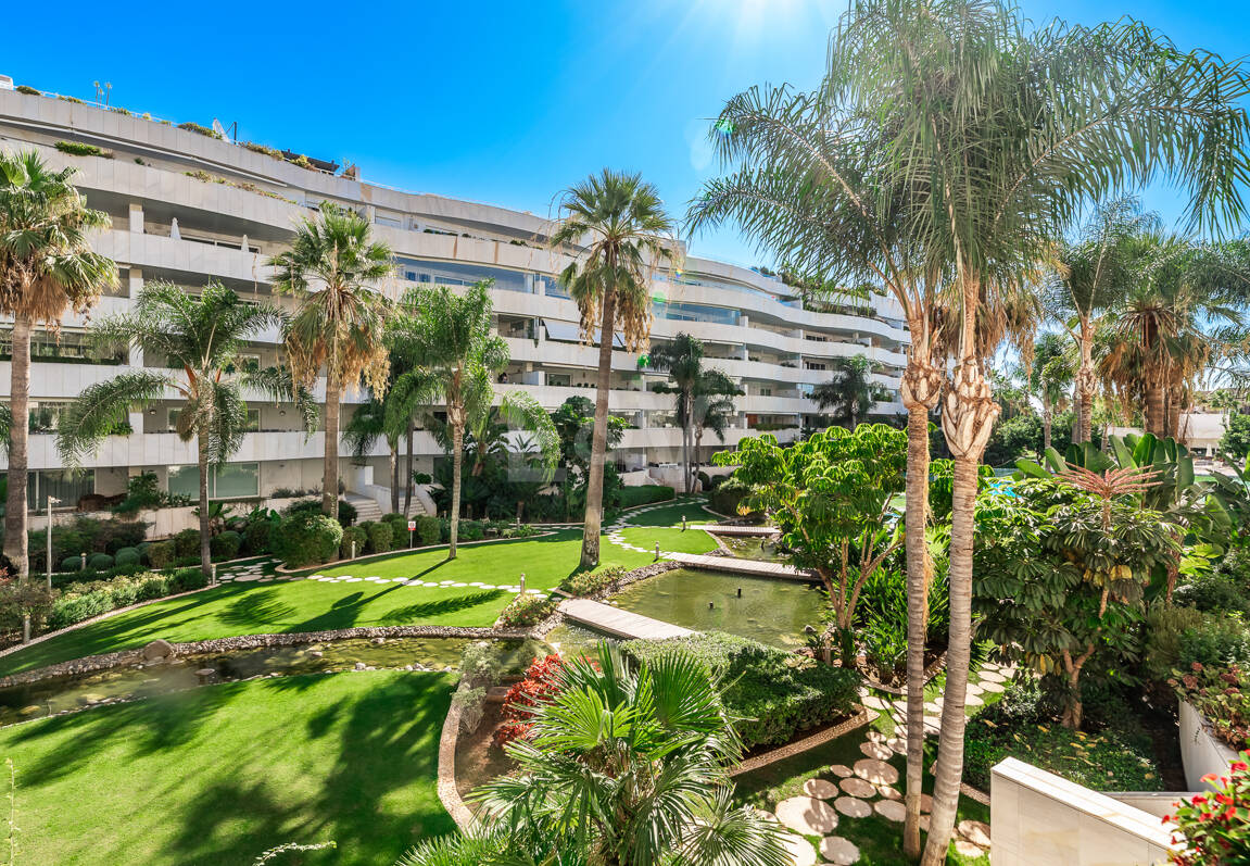 Prestigefylld lägenhet i en lyx Puerto Banús gemenskap