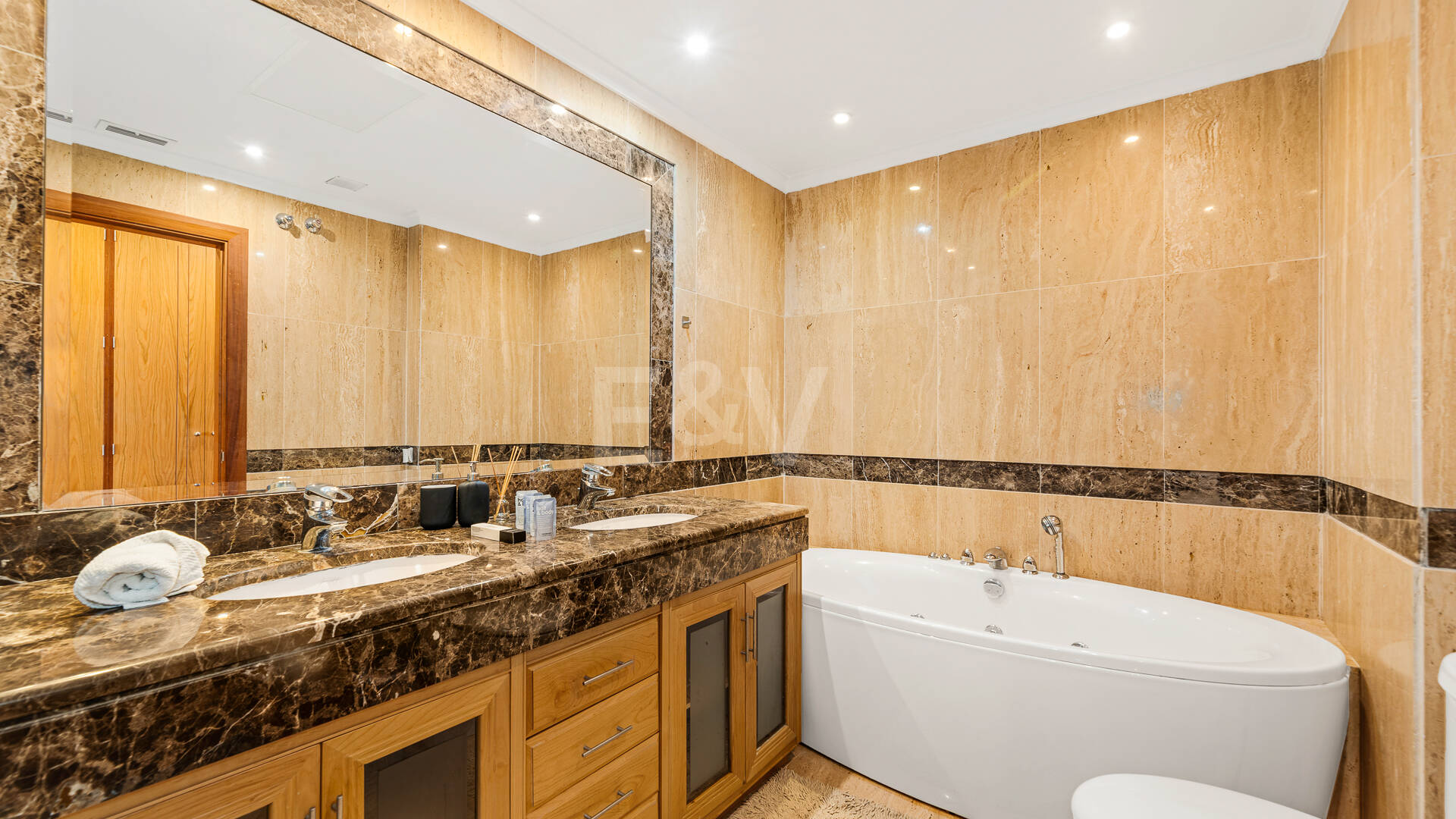 Prestigious Apartment in a Luxury Complex nearby Puerto Banús