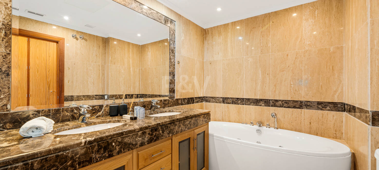 Appartement prestigieux dans une communauté de luxe Puerto Banús