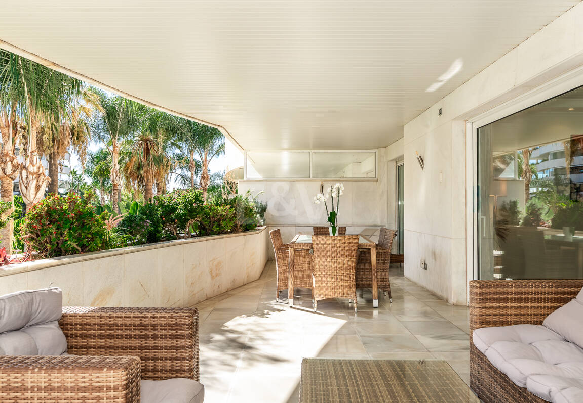 Prestigefylld lägenhet i en lyx Puerto Banús gemenskap