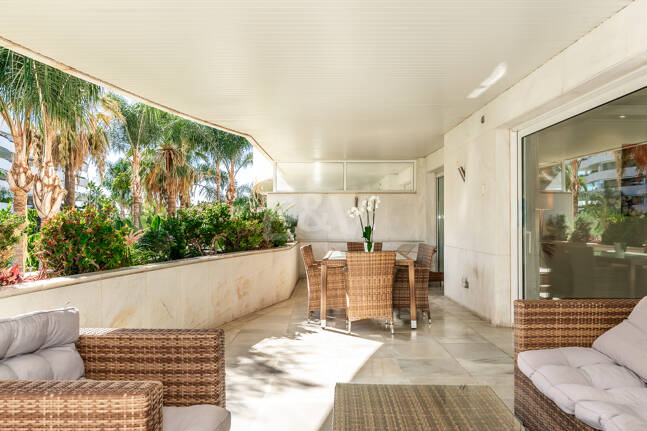 Prestigefylld lägenhet i en lyx Puerto Banús gemenskap