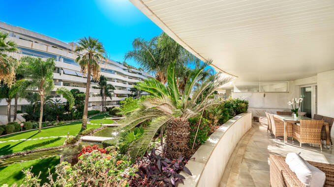 Appartement prestigieux dans une communauté de luxe Puerto Banús