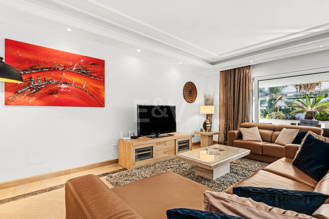 Prestigefylld lägenhet i en lyx Puerto Banús gemenskap