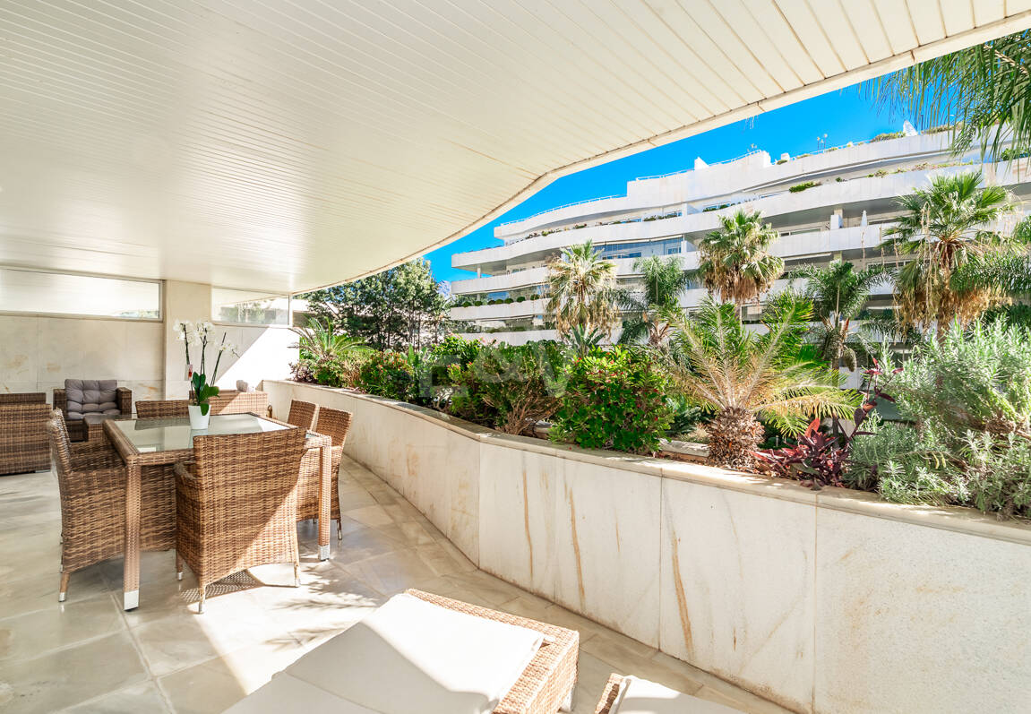 Prestigefylld lägenhet i en lyx Puerto Banús gemenskap