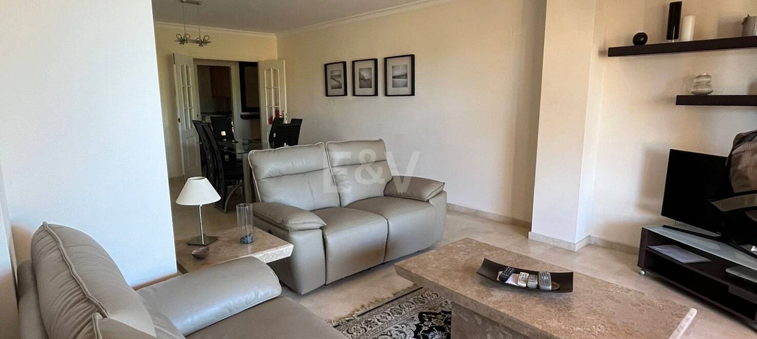 2 Bedroom Apartment in Elviria with Panoramic Sea and Golf Views available for long term rental