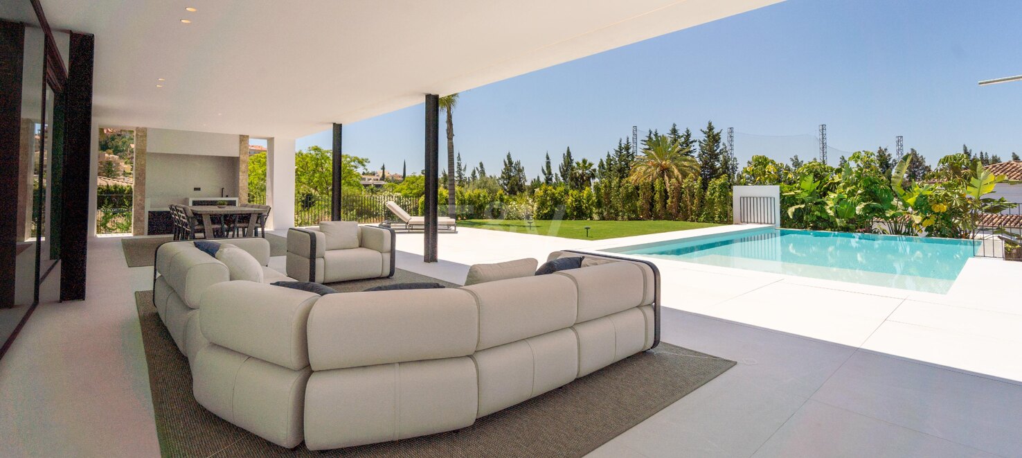 Außergewöhnliche moderne Villa in Los Naranjos, Nueva Andalucía