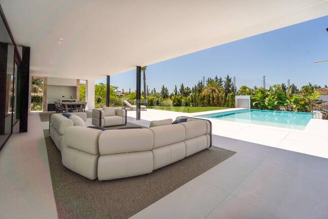 Villa moderne exceptionnelle à Los Naranjos Golf