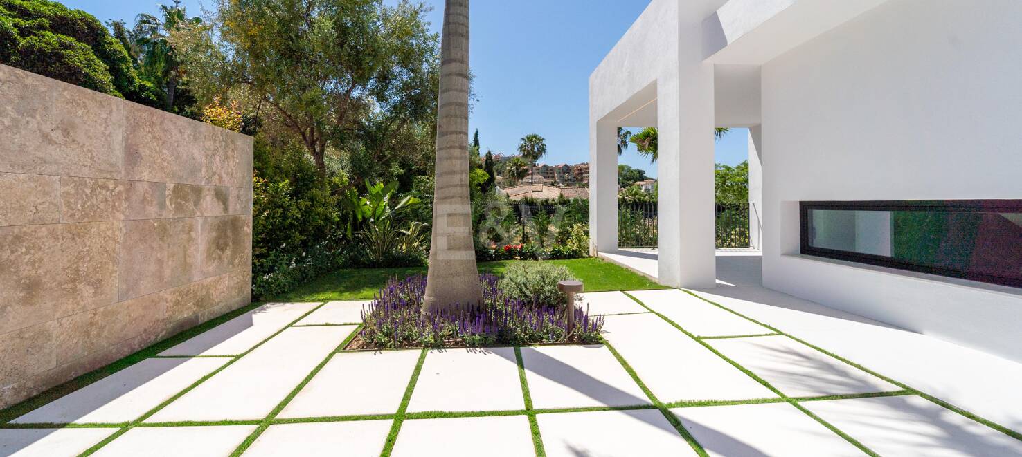 Außergewöhnliche moderne Villa in Los Naranjos Golf