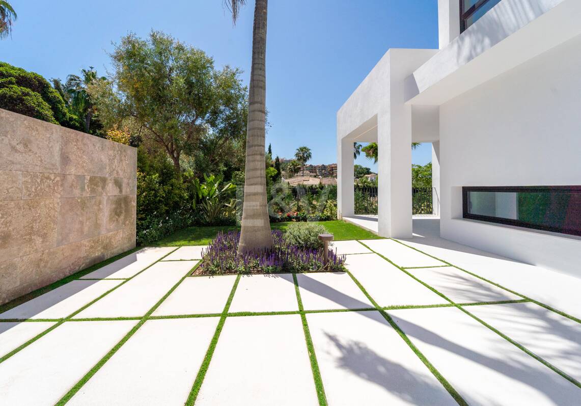 Villa moderne exceptionnelle à Los Naranjos Golf