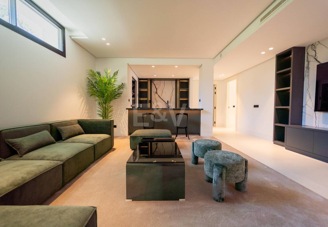 Villa moderne exceptionnelle à Los Naranjos Golf