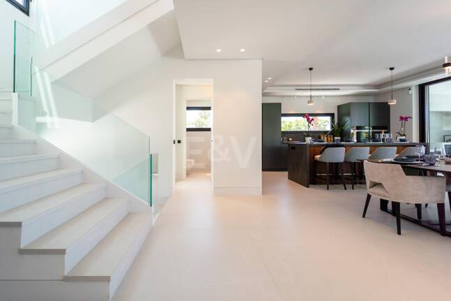 Villa moderne exceptionnelle à Los Naranjos Golf