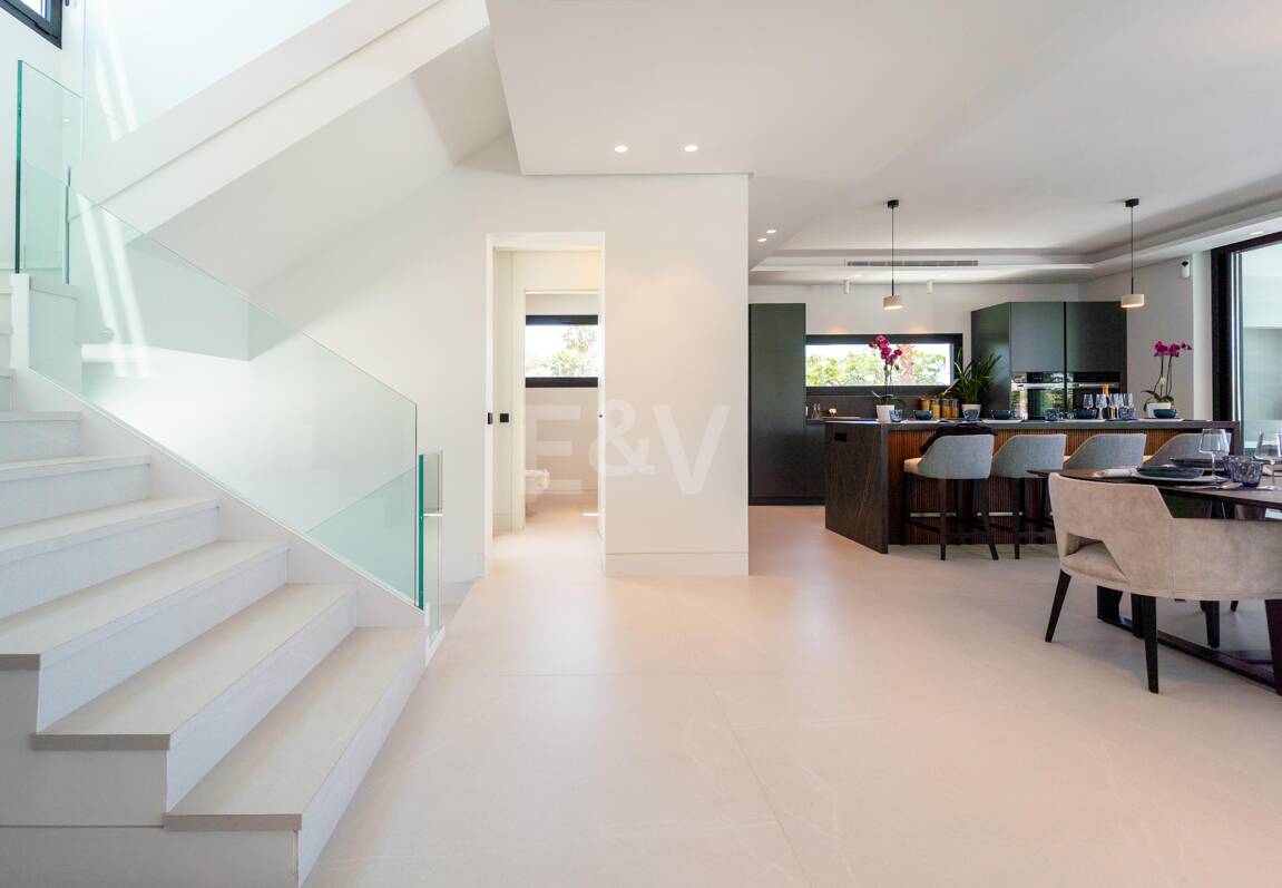 Villa moderne exceptionnelle à Los Naranjos Golf