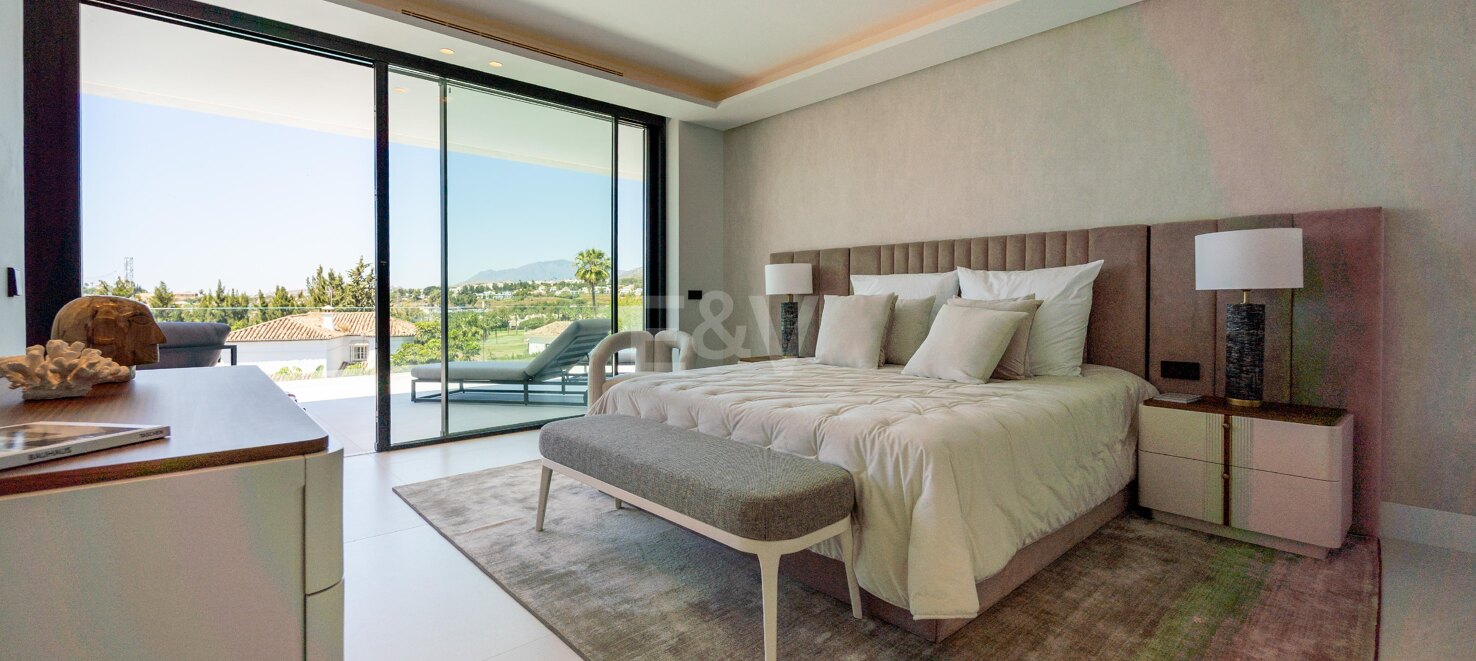 Außergewöhnliche moderne Villa in Los Naranjos, Nueva Andalucía