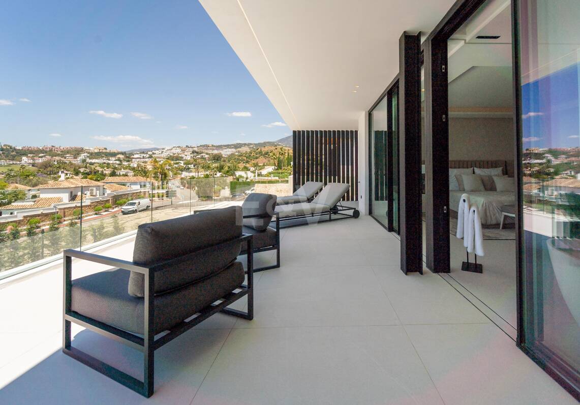 Villa moderne exceptionnelle à Los Naranjos Golf