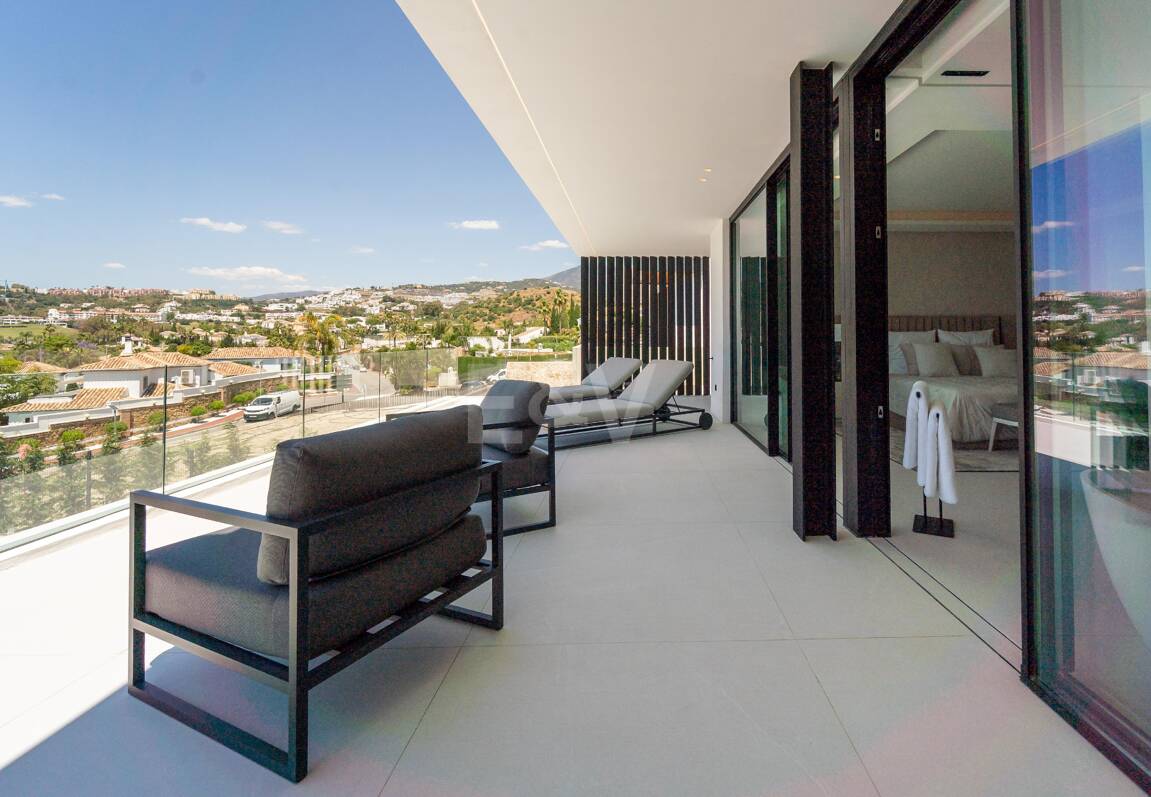 Villa moderne exceptionnelle à Los Naranjos Golf