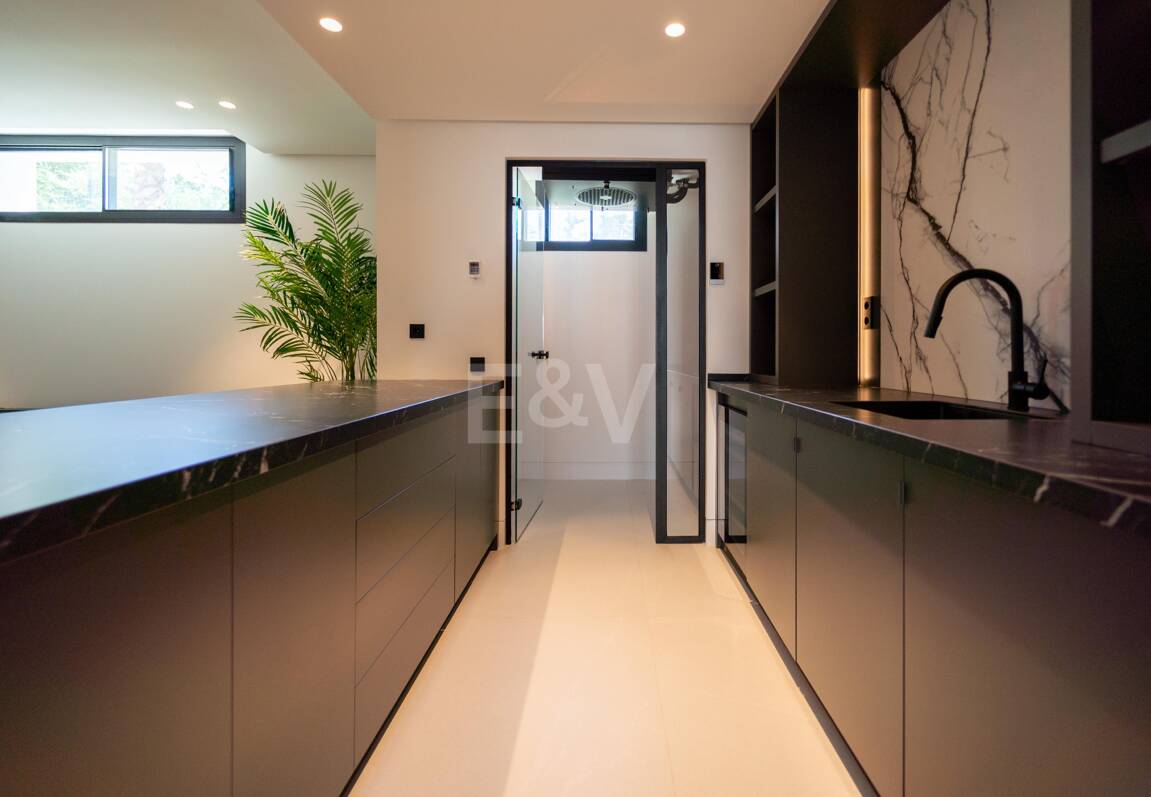 Villa moderne exceptionnelle à Los Naranjos Golf