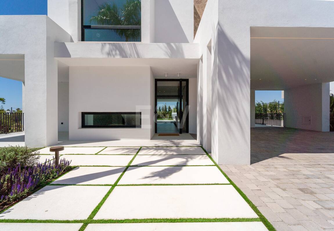 Villa moderne exceptionnelle à Los Naranjos Golf