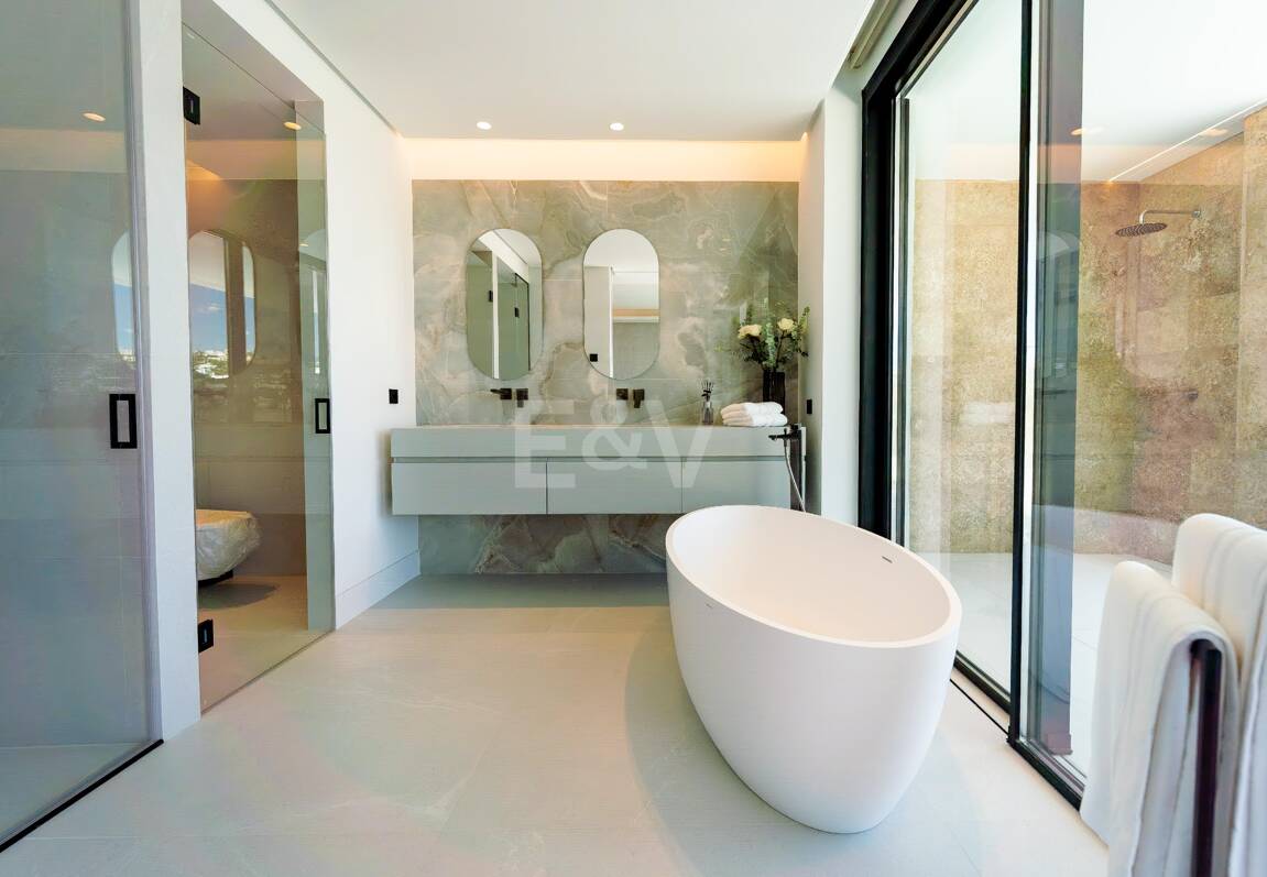 Villa moderne exceptionnelle à Los Naranjos Golf