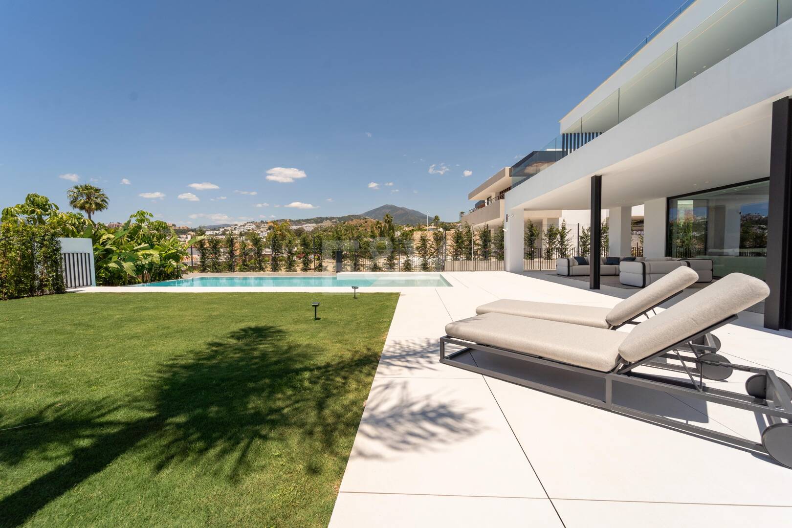Exceptionell modern villa i Los Naranjos Golf