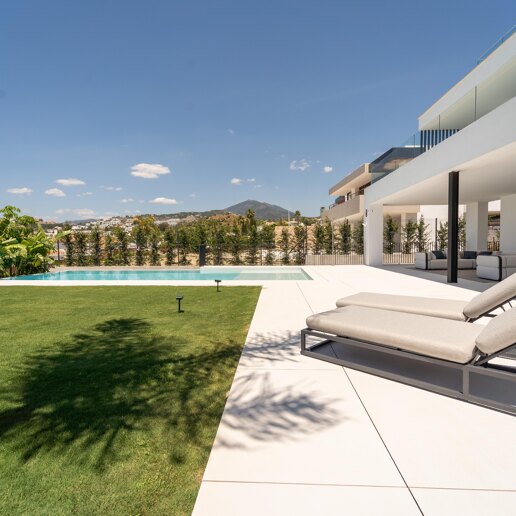 Außergewöhnliche moderne Villa in Los Naranjos, Nueva Andalucía