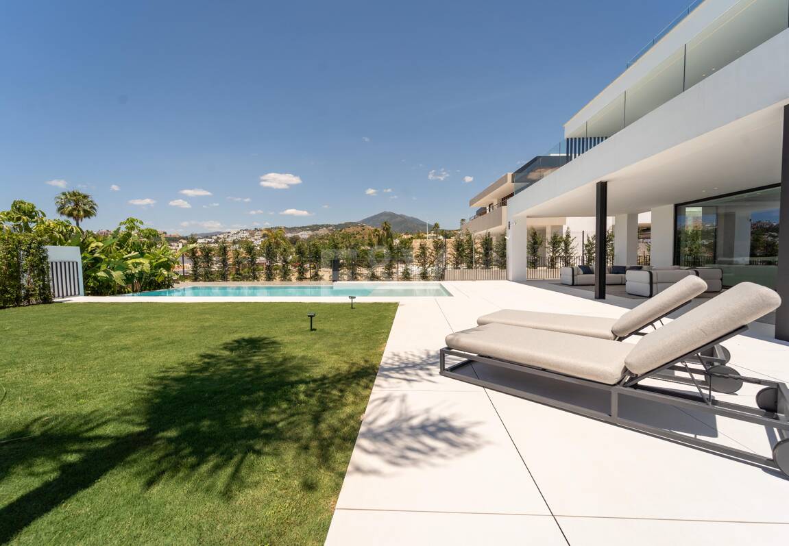 Villa moderne exceptionnelle à Los Naranjos Golf