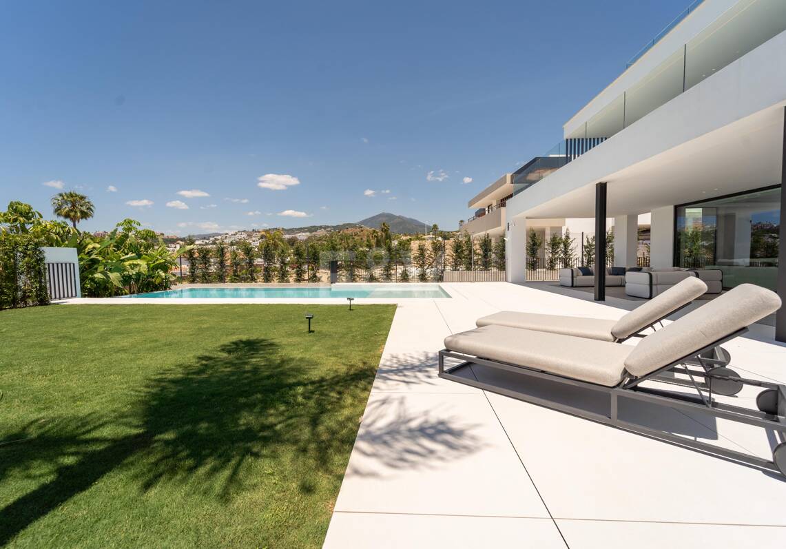 Villa moderne exceptionnelle à Los Naranjos Golf
